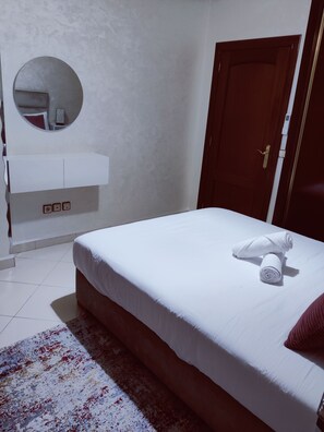 2 室のベッドルーム、アイロン / アイロン台、旅行用ベビーベッド、WiFi (無料)