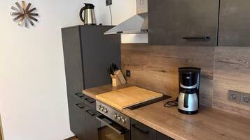 Kühlschrank, Ofen, Herdplatte, Geschirrspüler