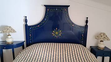 4 bedrooms, WiFi, bed sheets