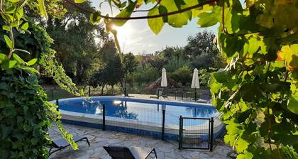 Country House 'Monte Horta Da Velhinha' with Private Pool, Wi-Fi and Air Conditioning