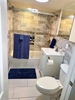 Hair dryer, towels, soap, toilet paper - Inclinescape#2 (Colorado Springs)