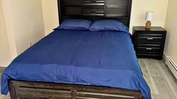 2 chambres, fer et planche à repasser, Wi-Fi, draps fournis