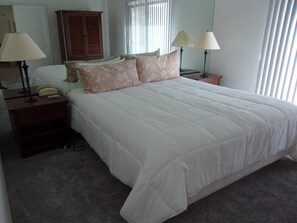 2 bedrooms, iron/ironing board, Internet, bed sheets