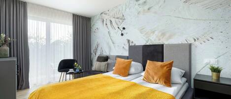 Iron/ironing board, travel cot, WiFi, bed sheets