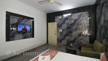 Desk, laptop workspace, free WiFi