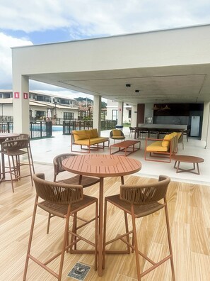 Outdoor dining - Apartment on the sand in the South beaches (Ilheus)