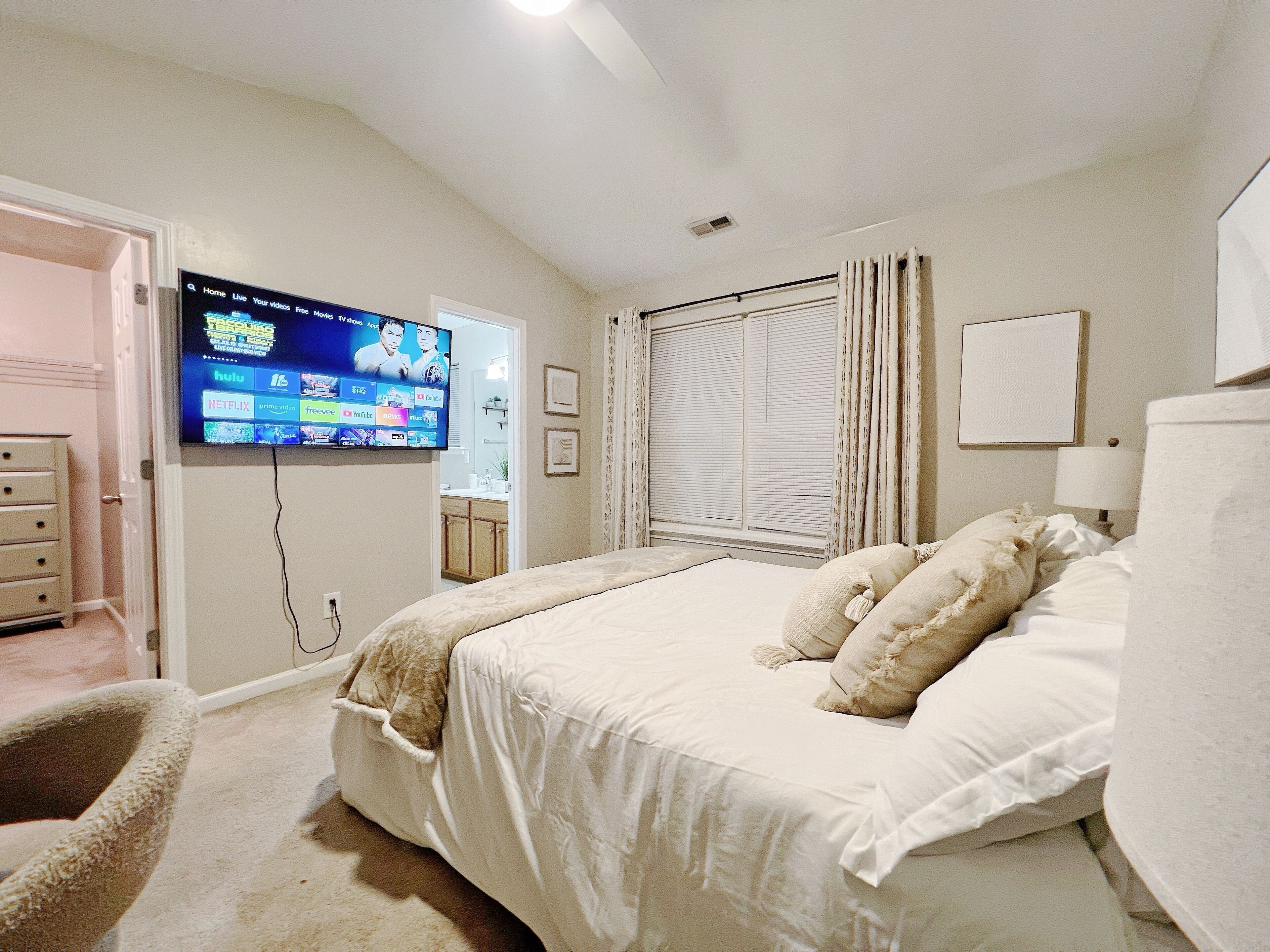 3 室のベッドルーム、アイロン / アイロン台、WiFi、ベッドシー ツ