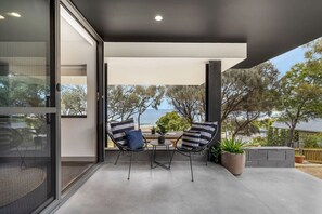Terrace/patio - Beachfront W/ Breathtaking Views (Blackmans Bay)