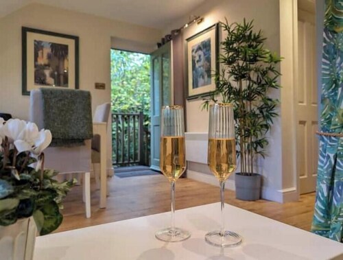 The Nest Danehill - Idyllic Woodland Retreat 
VisitEngland/AA 4 Star +Gold Award