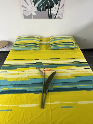 2 chambres, fer et planche à repasser, accès Internet, draps fournis
