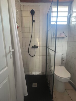 Shower, towels