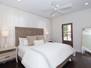 4 bedrooms, iron/ironing board, WiFi, bed sheets