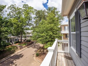 Property grounds - The Tanglewood Ten | Best Playoff Weekend Rate (Oxford)