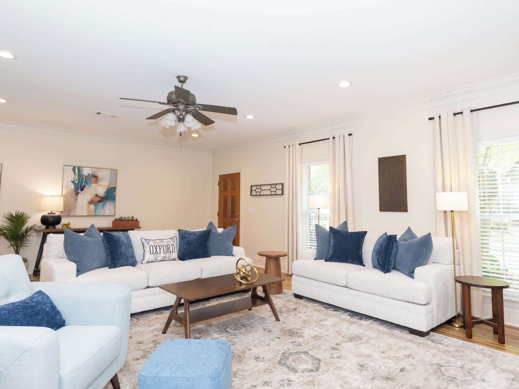 Een televisie en een kantoor