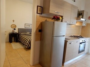 Private kitchen - Jesolo Family in Bafile street - near the beach! for family (Lido di Jesolo)