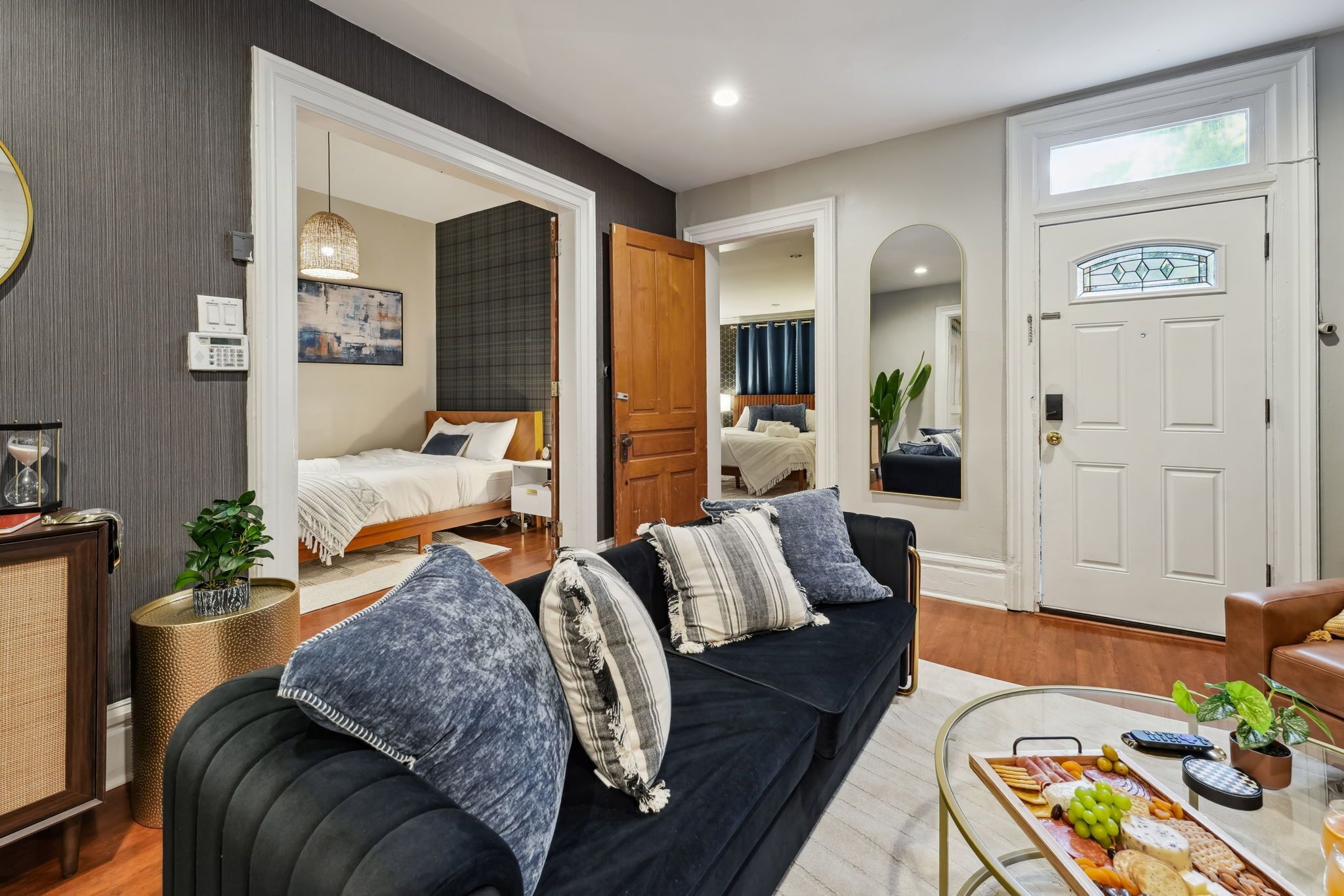 3 habitaciones, tabla de planchar con plancha y wifi gratis 