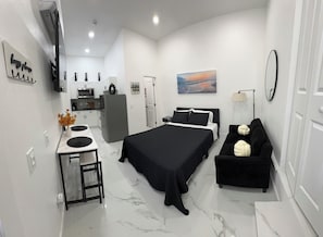 1 chambre, fer et planche à repasser, Wi-Fi, draps fournis
