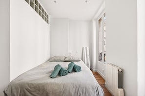 1 bedroom, internet, bed sheets