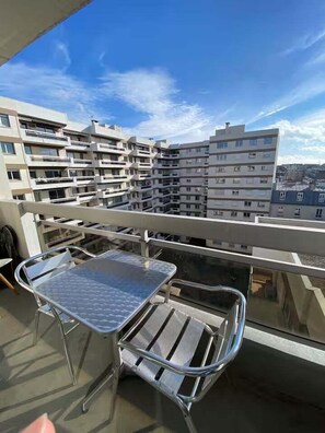 Outdoor dining - Sunny Oberkampf Escape | Balcony & Views (Paris)