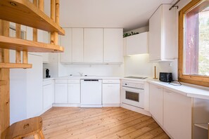 Fridge, microwave, oven, dishwasher