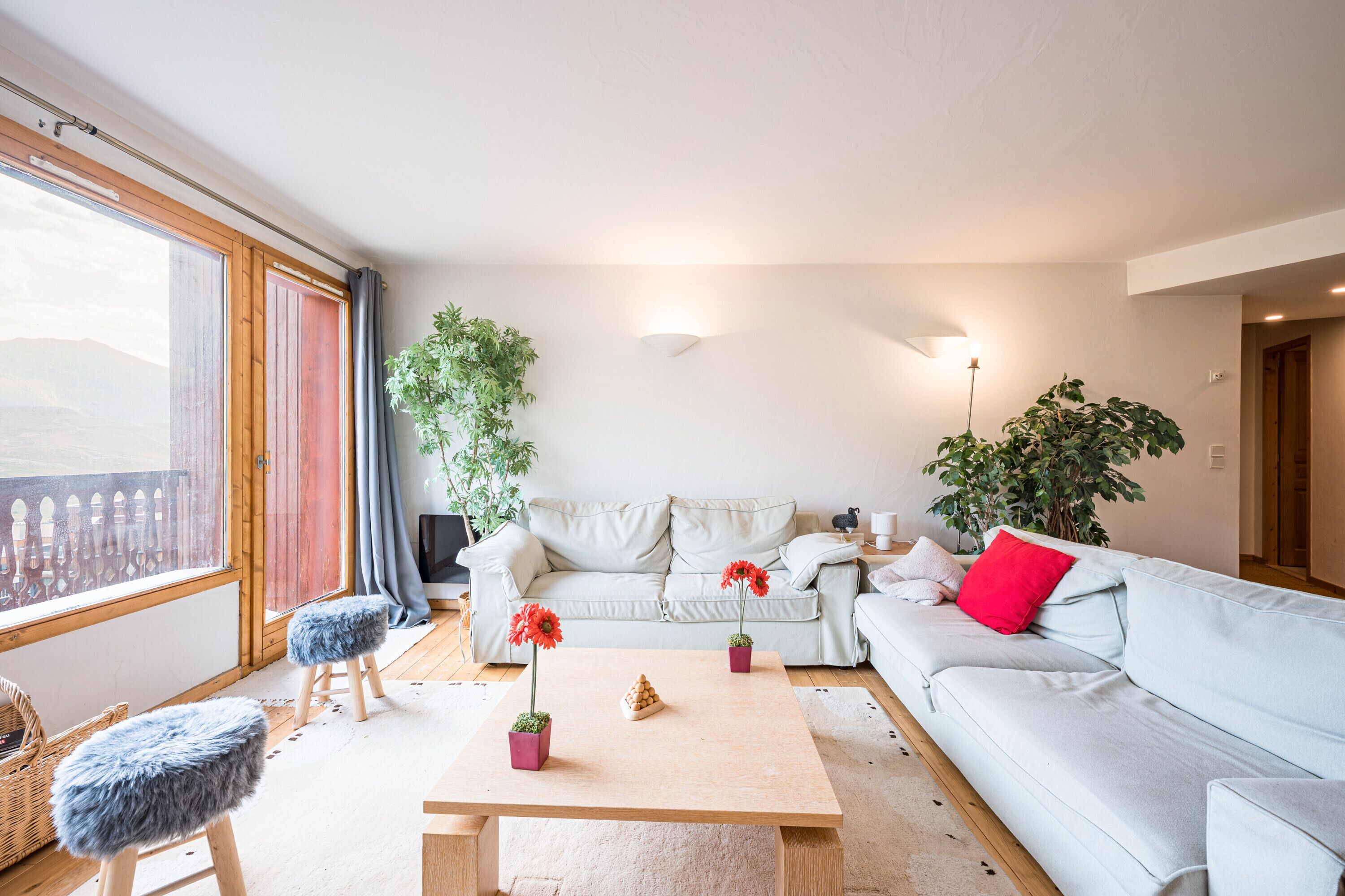 Televisie en een open haard