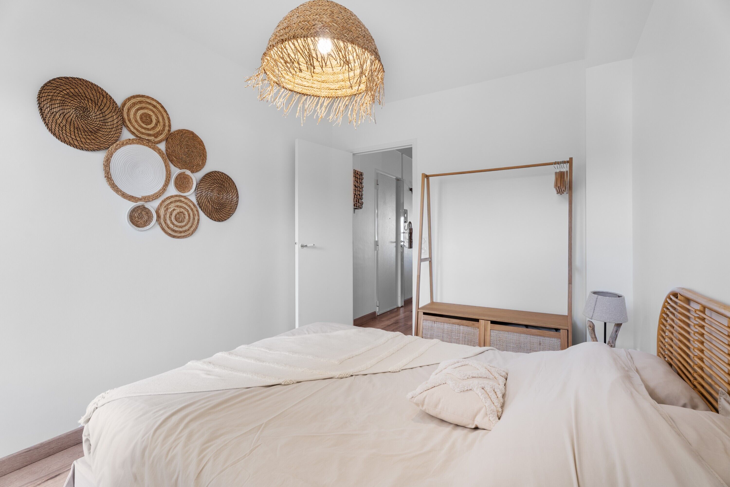 2 chambres, fer et planche à repasser, Wi-Fi, draps fournis