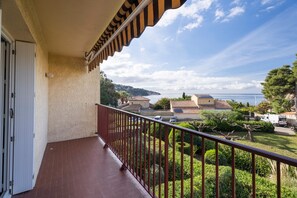 Property grounds - Apartment 'Magnifique 6 Personnes' with Balcony, Wi-Fi and Air Conditioning (Le Pradet)