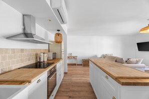 Refrigerador, microondas, horno y lavavajillas 