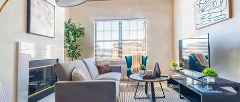 Fernseher, Kamin, Arbeitsbereiche