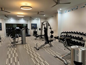 Fitness facility - Boulevard Stays Spacious 1BR King Suite Pool, Gym Access & Free Parking (Irving)