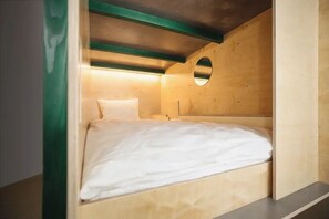 Free WiFi, bed sheets