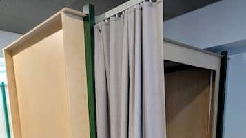 Capsule Deluxe - Disability Access | Free WiFi, bed sheets