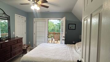 3 chambres, fer et planche à repasser, Wi-Fi, draps fournis