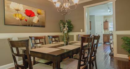 Serene Family Hideaway 4Br w Pool Table