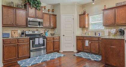 Serene Family Hideaway 4Br w Pool Table