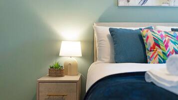 1 bedroom, internet, bed sheets