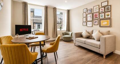 Chic 2BR Escape | Historic Horsemarket | Sleeps 4