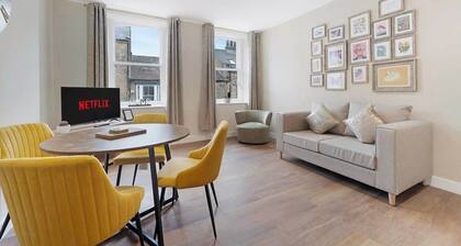 Castle-side 2 Bed - Stroll to Historic Attractions