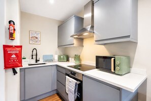Fridge, microwave, oven, stovetop