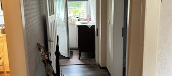 Cozy vacation apartment with pool and garden. Pets allowed, also for fitters