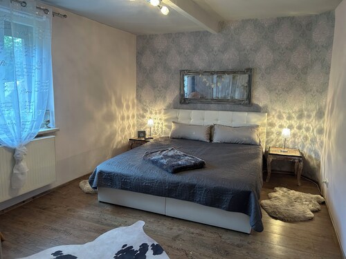 Cozy vacation apartment with pool and garden. Pets allowed, also for fitters