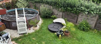 Cozy vacation apartment with pool and garden. Pets allowed, also for fitters