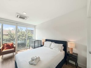 2 bedrooms, bed sheets