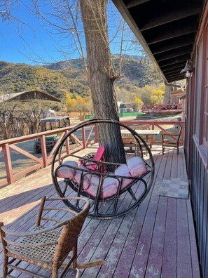 تناول الطعام بالخارج