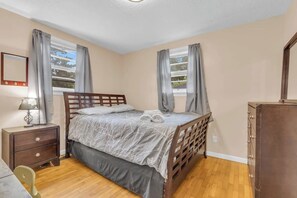 Bureau, Wi-Fi, draps fournis