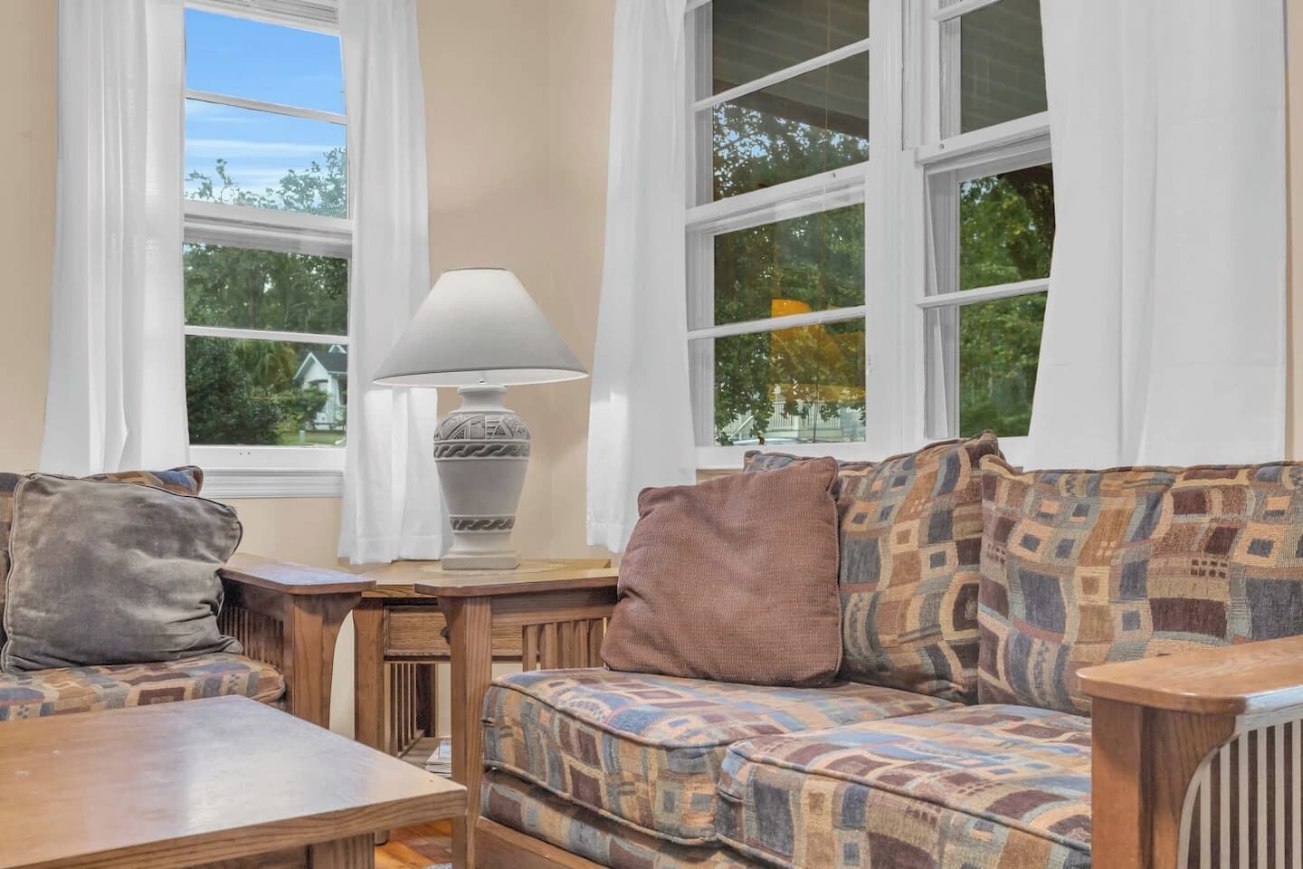 Televisión y oficina 