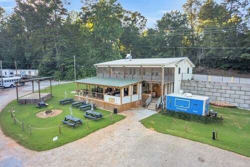 The Indigo - On the River w/ Shared Hot Tub, Sauna