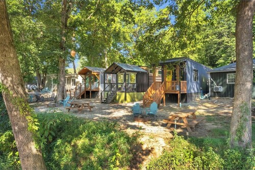 Cozy Cabin on the River - 6 Min to GVL