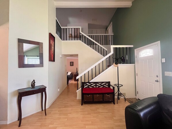 Interior - Pinole Valley Hills Family Retreat (Pinole)