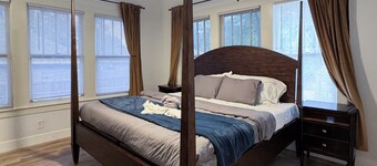 Denton Newly Renovated 4bed 3bath 2washer/dryers